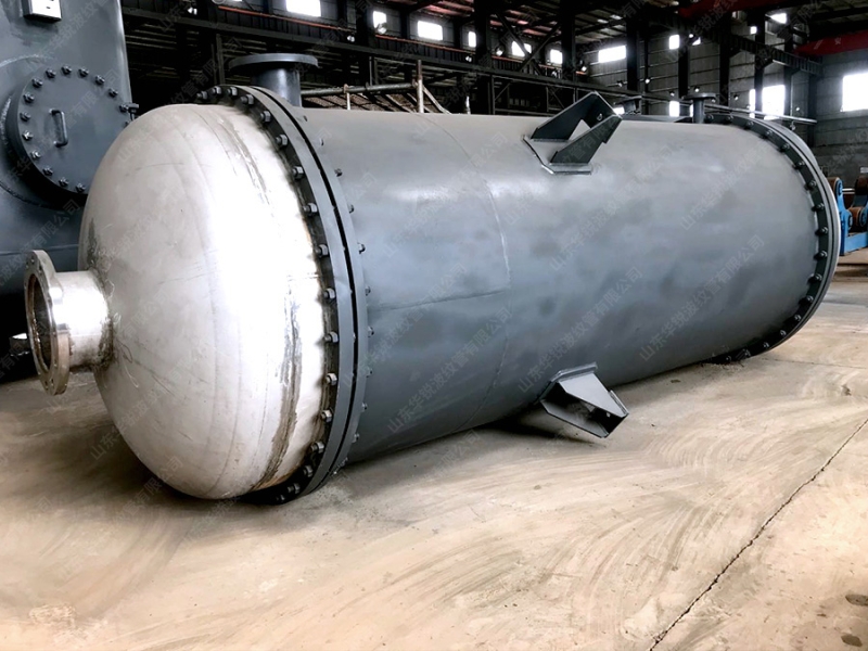 240m³再沸器